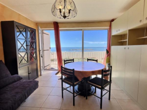 Apartment on the sand with sea view in Valras-Plage for 5 people